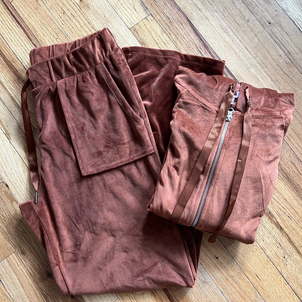 Chase FAME Velour Tracksuit in Rust